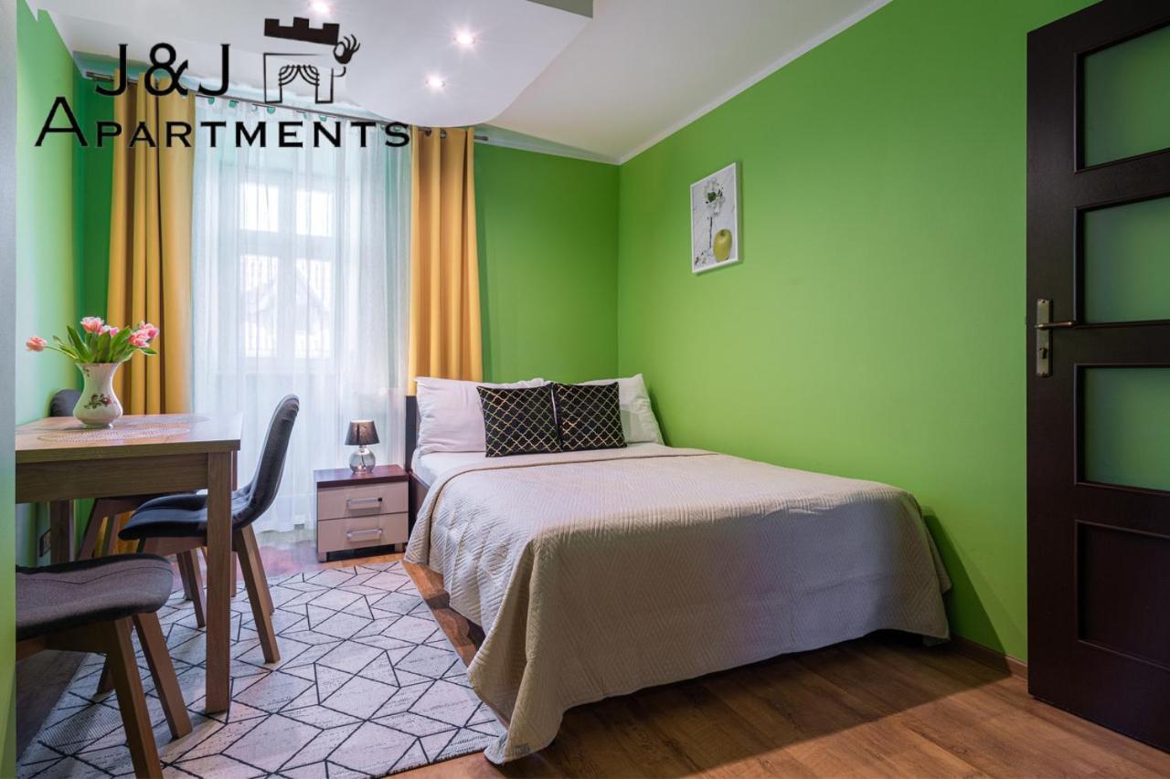 J&J Apartments, Szczytna 1, Apartament 9 Torun Bagian luar foto