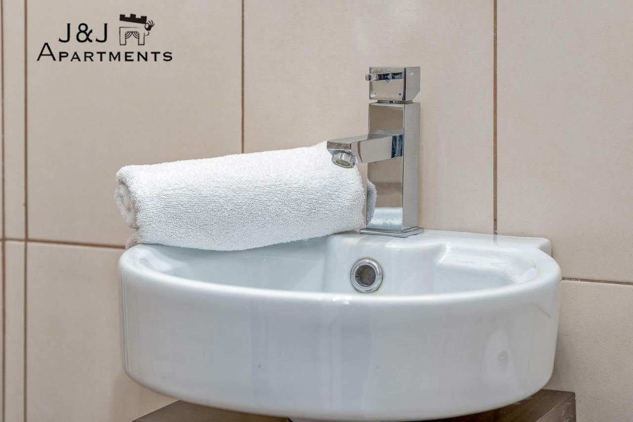 J&J Apartments, Szczytna 1, Apartament 9 Torun Bagian luar foto